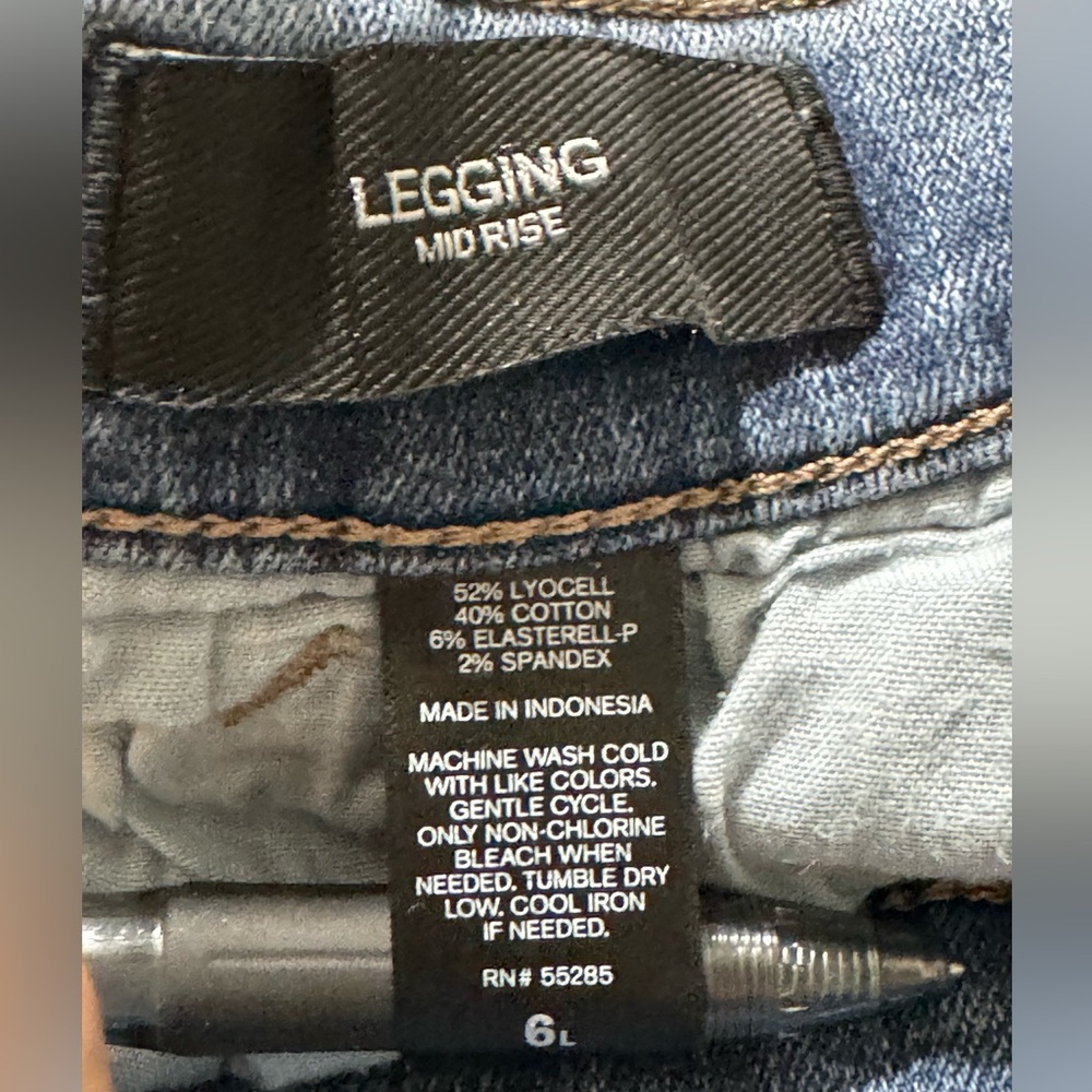 Express Mid Rise Jeggings - Picture 8 of 9